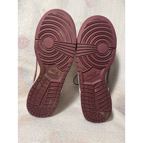 Nike Dunk Low Premium Valentine's Day  Size 8.5 - Picture 5 of 8